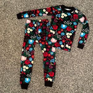 Hanna Andersson girls pajama set size 120 (US 6-7)